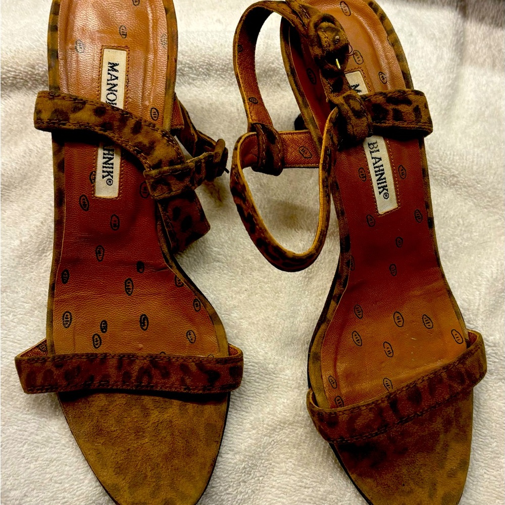 Manolo Blahnik 7.5 heel